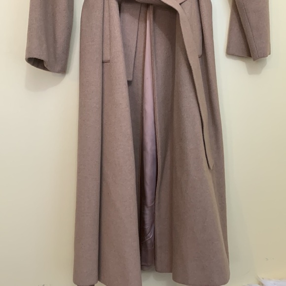 Fleurette Neiman-Marcus Vintage 100% Camel Hair Belted Wrap Walking Trench Coat - Picture 6 of 17